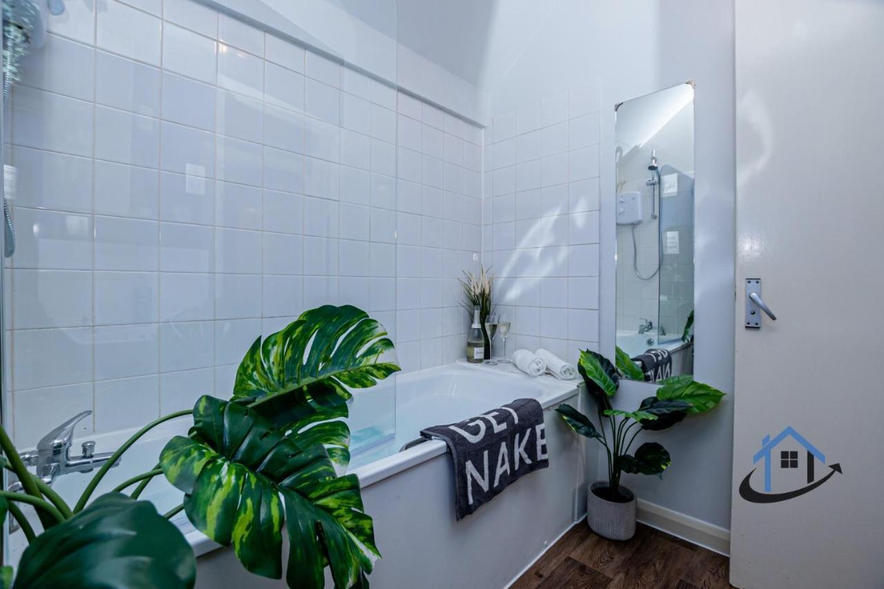 Flat 5, Super King Bed, Free Parking, Workspace, Free Wi-Fi Nottingham Zewnętrze zdjęcie